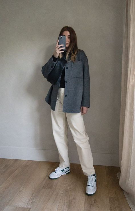 Shacket Outfit Women, Jean Top Outfits, Overshirt Women, Emma Hill, Shacket Outfit, Jean Outfit, Jean Short Outfits, New Balance Outfit, Jeans Outfit Winter