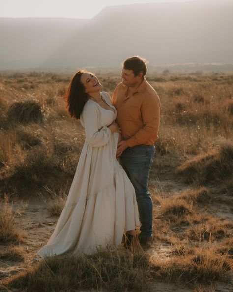 field maternity shoot bump golden hour boho pregnancy photoshoot Welcome home, little earth-angel 👼🏻 Perhaps God made sunsets so breathtaking to remind us that there’s beauty in things coming to an end - Congratulations, Mom & Dad, on this new chapter of your story 🤍🙏🏼🥹 #ignitedmotherhood #earthangel #littlebump #motherhoodportraits #mamainbloom #maternitysession Boho Pregnancy Photoshoot, Field Maternity Shoot, Desert Maternity Shoot, Golden Hour Maternity Shoot, Golden Hour Maternity, Boho Maternity, Earth Angel, Maternity Shoot, Maternity Photos