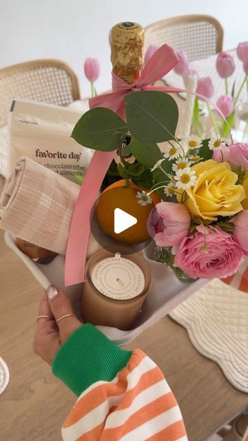 Deborah Trette on Instagram: "save your drive through drink carriers! & add a bottle of bubbly, chocolate, flowers, a candle + dish towel for the perfect hostess gift this summer! I also included an orange for mimosas! 🍊

save and share! 🔗 under @shop.ltk

#diygifts #giftidea #giftforher #hostessgift #hostess #teachergifts #summergift #dinnerparty #targetfinds" Drink Carrier Gift Ideas, Baby Shower Hostess Gift Ideas, Bubbly Chocolate, Hostess Gifts Summer, Baby Shower Hostess Gifts, Gift Instagram, Hostess Gift Ideas, Shower Hostess Gifts, Drink Carrier