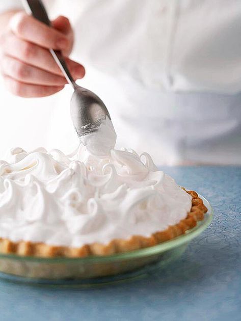 Best Meringue Recipe, Meringue Topping Recipe, Meringue Pie Topping, Lemon Pies, Easy Meringues, Perfect Meringue, Pie Topping, How To Make Meringue, Meringue Topping