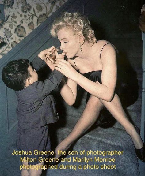 Marilyn Reading, Klasik Hollywood, Estilo Marilyn Monroe, Marilyn Monroe Art, Joe Dimaggio, Marilyn Monroe Photos, Norma Jean, Actrices Hollywood, Norma Jeane