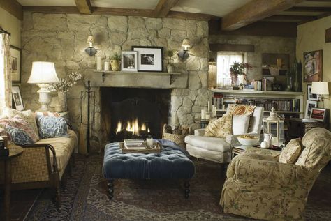 Instead of a coffee table, the living room has a tufted ottoman in the centre of the seating. English Cottage Living Room, Rosehill Cottage, Salons Cottage, The Holiday Cottage, English Cottage Interiors, Cottage Style Furniture, Cottage Interior Design, English Cottage Decor, Cottage Living Rooms