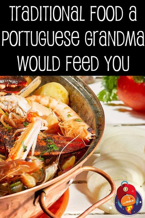 Travel To Portugal, Portugal Food, Around The World Food, Hiking Food, Portuguese Cuisine, Portuguese Food, Backpacking Food, Visit Portugal, Portuguese Recipes