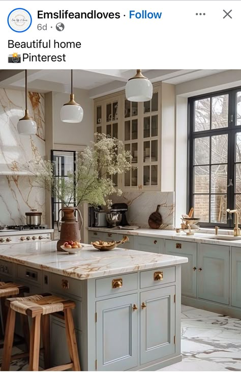 European Kitchens, Kitchen 2024, Green Kitchen Cabinets, Farmhouse Kitchen Ideas, Best Farmhouse, Cottage Kitchens, Farmhouse Kitchen Design, Rustic Farmhouse Kitchen, Farmhouse Kitchens