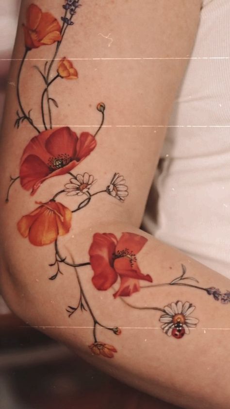 @alida_artist • Instagram photos and videos Yellow Poppy Tattoo, Orange Vine Tattoo, Poppy Tattoo Butterfly, Tato Star, Tato Snake, Poppy Flower With Bee Tattoo, Tato Set, Couple Tato, Tato Simple