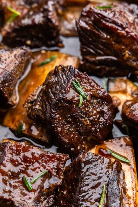 Classic Braised Beef Short Ribs Beef Short Rib Recipes Oven, Short Ribs Dutch Oven, Short Rib Recipes Oven, Braised Beef Short Ribs Recipe, Red Wine Braised Beef, Wine Braised Beef, Ribs Recipe Oven, Red Wine Braised Short Ribs, Braised Beef Recipes