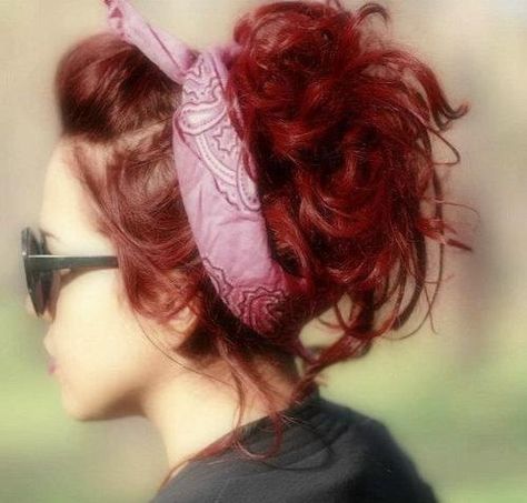 Messy Pinup Hair Hairstyles, Rockabilly Updo, Bandana Hairstyle, Moda Pin Up, Red Hairstyle, Hair Bandana, Rockabilly Hair, Messy Updo, Rockabilly Style