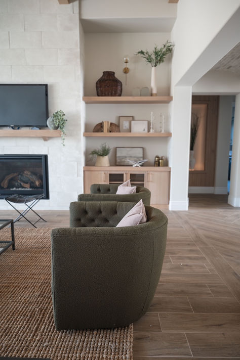 We believe green is a neutral over here! Love these perfectly styled open shelving featuring some of our best sellers! Modern Home Trends, Fireplace Mantle Decor, Bungalow Renovation, Home Trends, Traditional Interior, Mantle Decor, Living Room Inspo, Staircases, Toilets