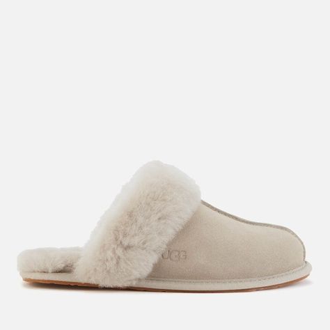 Gray Ugg Slippers, Ugg Slippers White, White Ugg Slippers, White Uggs, Slippers Aesthetic, Aesthetic Uggs, Grey Ugg Slippers, Uggs Slippers, Grey Uggs