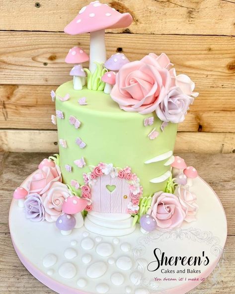 Cake For Myself, Woodland Fairy Cake, Fairy Garden Birthday Cake, Fairy Garden Cake, Birthday Cake Roses, Fairy Birthday Cake, Fairy Baby Showers, Fairy Garden Birthday Party, Garden Cakes