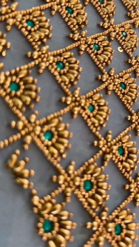 Bridal Blouse Work, Magam Work Designs, Diy Earrings Materials, Peacock Embroidery Designs, Blouse Designs Pattern, Latest Bridal Blouse Designs, Aari Design, Hand Work Design, Diy Crafts Love