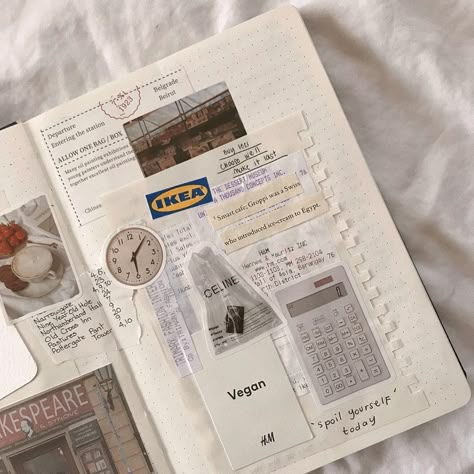 Journal Spreads Aesthetic, Junk Journal Spreads, Journal Spreads Ideas, Minimalistic Journal, Bullet Journal Minimalist, Bullet Journal Month, Journal Spread Ideas, Scrap Journal, Travel Art Journal