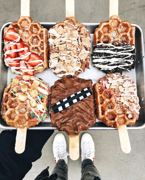 Waffle Pops, Tumblr Food, God Mat, Think Food, Chocolate Craving, Food Goals, Yummy Food Dessert, Pretty Food, Food Cravings