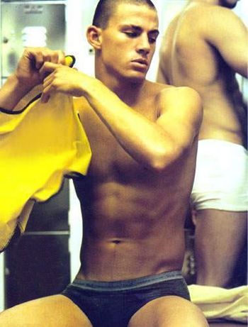 Channing sooooo sexy! Channing Tatum Body, Channing Tatum Shirtless, Coach Carter, Lauren Smith, Ripped Abs, Best Ab Workout, Abs Workout Routines, Channing Tatum, Christian Grey