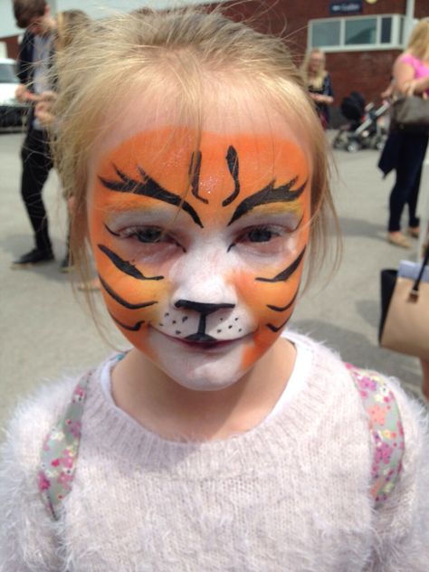 Face Painting Tiger Easy, Simple Tiger Face Paint, Tiger Face Paint Easy, Face Painting Tiger, Tiger Face Paint, Female Tiger, Face Paints, Face Painting Easy, Kids Face Paint