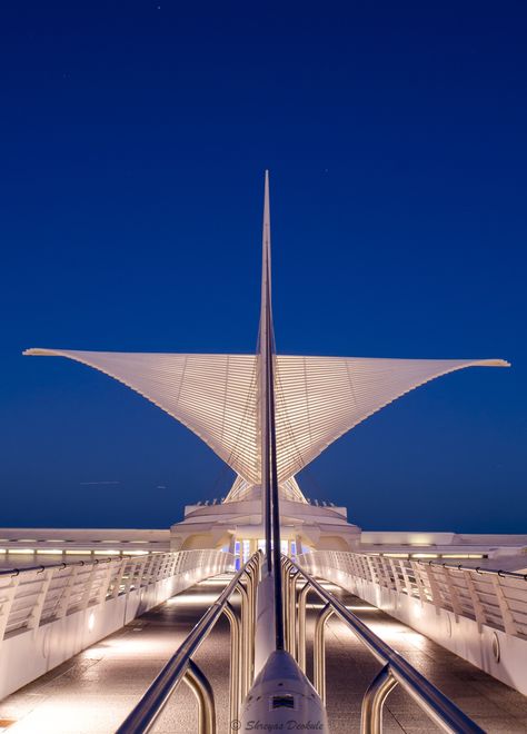 Milwaukee Art Museum by Shreyas Deokule on 500px Milwaukee Art Museum, Milwaukee Art, Wind Turbine, Milwaukee, Art Museum, Opera House, Sydney Opera House, Building, Travel