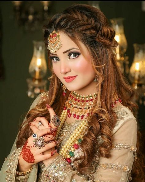 Rabeeca Khan, Ideas Haircut, Hairstyles Design, Haircut Hairstyle, Top 50, Bun Hairstyles, Long Hair, Design Ideas, Hairstyles