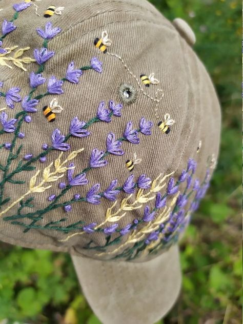 Embroidery Hat Ideas, Lavender Embroidery Pattern, Embroider Hat, Lavender Hat, Beanie Embroidery, Lavender Embroidery, Embroidered Lavender, Bone Bordado, Embroidery Hat