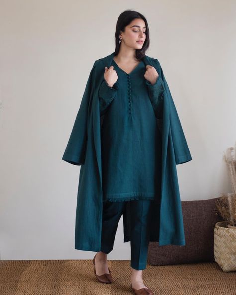 Kameez Design, Kurti Styles, Eastern Dresses, Casual Suits, Pakistani Dresses Casual, Kurta Designs Women, Fashion Design Dress, Simple Pakistani Dresses, Shirts Women Fashion