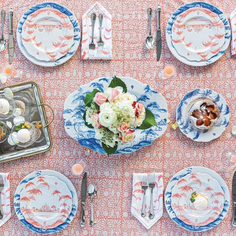 Depicting the charming, historical English country side, our Country Estate pattern in petal pink truly adds a subtle elegance to our napkins. This napkin is digitally printed on 100% cotton. Juliska Country Estate, Blue Dinner Plates, Pink Napkins, Sunday Roast, Subtle Elegance, Delft Blue, Country Side, Country Estate, Serving Platter