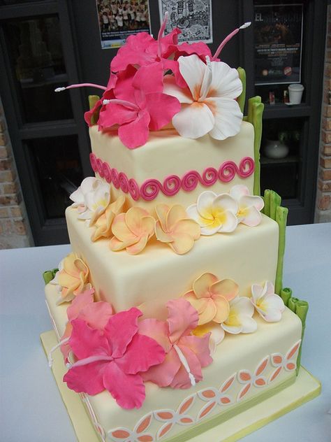 Flower Quince, Hibiscus Wedding, Hawaiian Cake, Island Cake, 25th Birthday Cakes, Wedding Cake Table, Custom Jewelry Ideas, Pretty Birthday Cakes, Cool Birthday Cakes