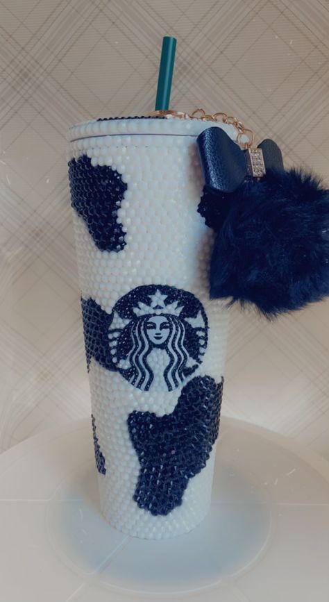 Cold Starbucks rhinestone cow print tumbler Bedazzling Ideas, Pink Gift Basket, Bling Cups, Rhinestone Tumblers, Diy Rhinestone Crafts, Cow Print Design, Starbucks Cup Design, Tumbler Cups Personalized, Secret Starbucks Drinks