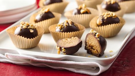 Truffles won't be intimidating any longer after making these delightful little chocolate candies. The secret ingredient? Peanut butter cookies! Brazilian Chocolate, Cookie Truffles, Christmas Truffles, Truffle Butter, Chocolate Candies, Peanut Butter Cookie, Truffle Recipe, Butter Cookie, Holiday Cookie