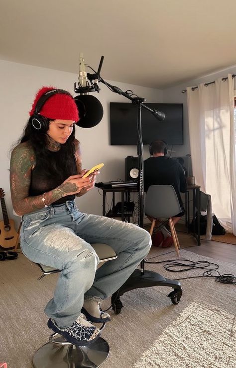 kehlani Kehlani Haircut, Kehlani Red Carpet, Kehlani In The Studio, Kehlani Girlfriend Material, Kehlani Everything Music Video, Kehlani Style Outfits, Stud Kehlani, Kehlani Inspired Tattoos, Kehlani Crash Tour