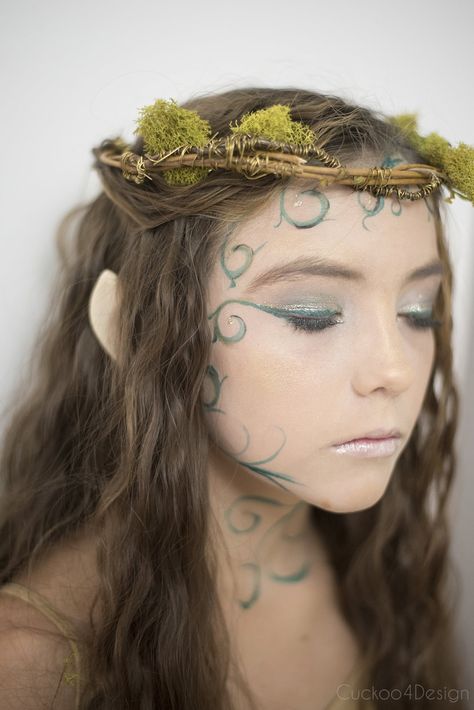 forest elf | woodland fairy | forest fairy | fairy makeup tutorial and video | woodland sprite | easy and cheap costume tutorial | #halloweencostume #costumes #kidscostumeideas Forest Fairy Costume, Easy Halloween Face Painting, Woodland Fairy Costume, Fairy Make-up, Elf Kostüm, Fantasy Make-up, Woodland Elf, Elf Cosplay, Fairy Halloween Costumes