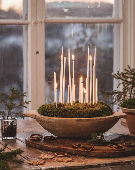 Scandi Christmas Decorations, My Scandinavian Home, Happy Easter Wishes, Scandi Christmas, Christmas Decoration Ideas, Christmas Interiors, Front Porch Christmas Decor Ideas, Porch Christmas Decor Ideas, Porch Christmas Decor