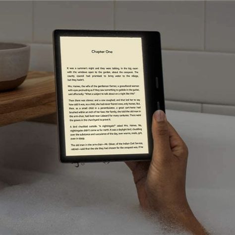 Kindle Oasis Aesthetic, Bath Reading, Listen To Reading, Best Kindle, Vision Board Images, Reading Motivation, E Ink, Kindle Oasis, Wellness Lifestyle