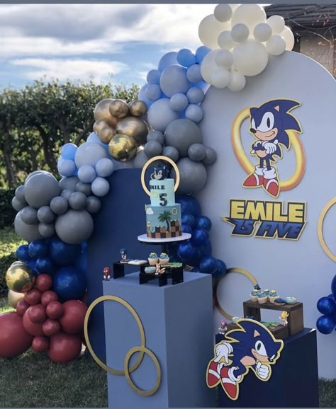 Sonic Party Decor, Sonic Balloon Decor, Sonic Birthday Party Decorations, Sonic Party Decorations, Birthday Balloon Garland, Garland Party Decor, Sonic Birthday Party, Sonic Cake, Sonic Birthday Parties