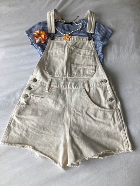 Fit details in the comments :) Jumper Shorts, Trashy Outfits, Outfit Inspo Casual, Everyday Fashion Outfits, Swaggy Outfits, Cute Everyday Outfits, Really Cute Outfits, Girly Outfits, Casual Style Outfits