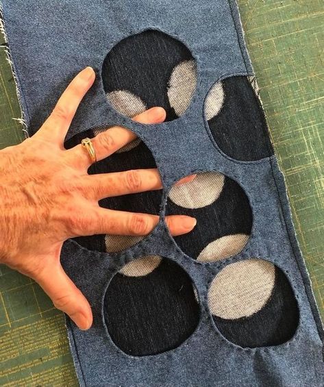 Origami Quilt, Textile Art Techniques, Patchwork Quilting Designs, Denim Scraps, Fabric Origami, Denim Embroidery, Denim Art, Reverse Applique, Sashiko Embroidery