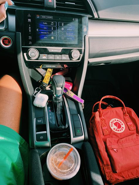 Vsco Car Interior, Teen Girl Car Aesthetic, That Girl Car Aesthetic, Vsco Car, New Car Accessories, Girly Car Accessories, Car Things, Girl Car, Car Deco