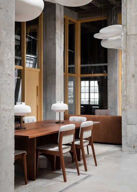 JHL Design converts abandoned Portland penthouse into moody office Penthouse Office, Flexible Work Space, Lounge Seating Area, Moody Office, Traditional Office, Norman Foster, Office Suite, Adaptive Reuse, Space Architecture