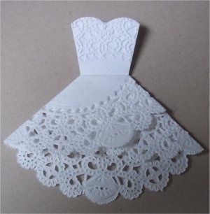 Paper Dress Diy, Doily Wedding, Paper Dresses, Dress Tutorial, Paper Doilies, Card Techniques, Dress Tutorials, Wedding Scrapbook, Girl Party