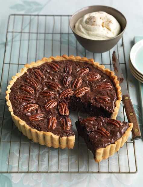 Spiced chocolate pecan pie - Sainsbury's Magazine Simple Picnic, Slab Pies, Slab Pie Recipes, Dessert Pies, Dream Dessert, Bourbon Pecan Pie, Dessert Parfait, Slab Pie, Spiced Chocolate