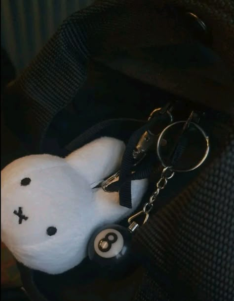 Acubi Keychain, Nico Aesthetic, Acubi Aesthetic, Dutch Rabbit, My Kuromi, Image Swag, Badtz Maru, Hearts Girl, Aesthetic Japan