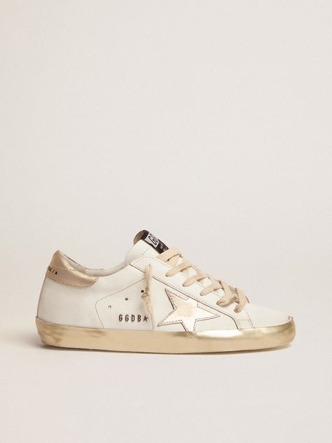 Golden Family, Gold Fox, Dr Shoes, Exclusive Sneakers, Golden Goose Sneakers, Shoe Inspo, Golden Goose Shoes, Star Sneakers, Super Star