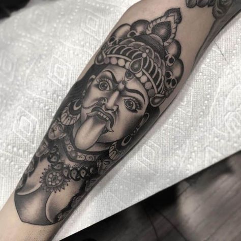 Kali Tattoos: Meanings, Tattoo Designs & Ideas Kali Tattoo Design Art, Kali Mata Tattoo, Maa Kali Tattoo, Mata Tattoo, Kali Tattoos, Maa Kali Photo, Kali Tattoo, Hindu Tattoos, Maa Kali Images