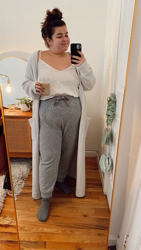 Neutral home decor and plus size lounge outfit inspo- grey joggers and cardigan from Torrid Plus Size Lounge, Plus Size Lounge Outfits, Plus Size Lounge Wear, Grey Joggers Outfit Women, Plus Size Lounge Wear Outfit, Plus Size Joggers Outfit, Cute Home Outfits, Joggers Outfit Women, Lazy Fashion