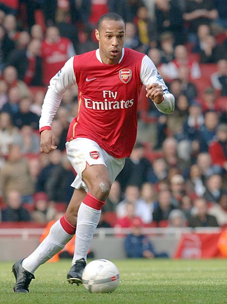 Thierry Henry, after a tricky start he established himself as perhaps the greatest import in Premier League history Football Arsenal, Arsenal Shirt, Wallpaper Football, Cricket Players, Sporting Legends, Thierry Henry, Arsenal Players, Football Legends, Arsenal Football Club