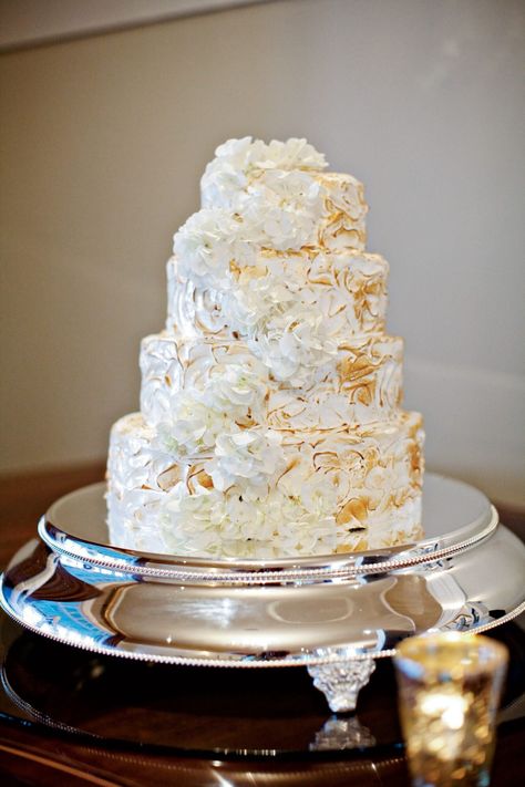 Toasted Meringue Wedding Cake Meringue Wedding, Meringue Icing, Southern Wedding Cakes, Toasted Meringue, Glam Inspiration, Wedding Cake Vanilla, Meringue Cake, Floral Wedding Cake, Pinterest Wedding