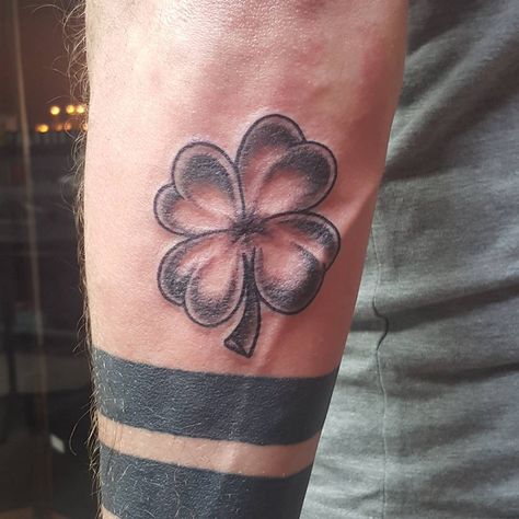 Semper Fidelis Tattoo Women, Clover Tattoos For Men, Four Leaf Clover Tattoo For Men, 4 Leaf Clover Tattoo Men, Quadrifoglio Tattoo, Tattoos Men Forearm, 3 Leaf Clover Tattoo, Lucky Tattoos, Thomas Tattoo