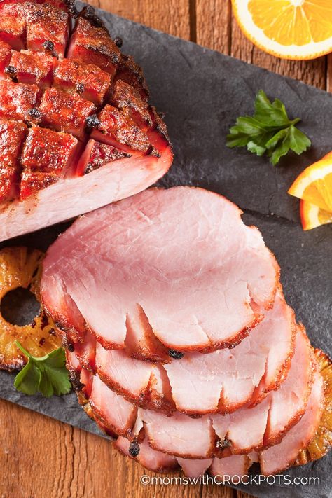 Don't waste your time in the kitchen this holiday season. Pull out your slow cooker for this delicious Crockpot Glazed Ham Recipe! Best Crock Pot Ham Recipe, Cooking Ham In Crockpot, Dinner Ham, Ham Recipes Crockpot, Gammon Recipes, Ham Leftovers, Ham Glaze Recipe, Crockpot Ham, Christmas Ham