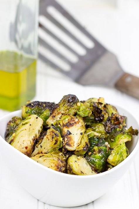 Grilled Brussels Sprouts might be one of my favorite new summer side dishes! Grilled Brussel Sprout Recipes, Brussel Sprout Recipes, Grilled Brussel Sprouts, Winter Foods, Grilled Sweet Potatoes, Grilled Foods, Bbq Dinner, Summer Grilling Recipes, Sprout Recipes