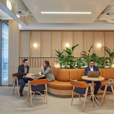 In the heart of Paddington, Capital Group's impressive 221,000 sq ft office serves as their new European hub.⁠ ⁠ Despite the expansive floorplate, Capital Group have crafted an environment that is inviting and connected. Whether it's the elegant lounge areas that inspire collaboration or wellness spaces to provide employees with the opportunity to retreat and recharge throughout the day. ⁠ ⁠ Project Partners:⁠ CBRE ⁠ tp bennett ⁠ chapmanbdsp ⁠ ⁠ Take a look at the full case study over on our ... Workplace Collaboration, Cafe Seating, Joinery Details, Booth Seating, Banquette Seating, Collaboration Space, Office Snapshots, Workplace Design, Corporate Design