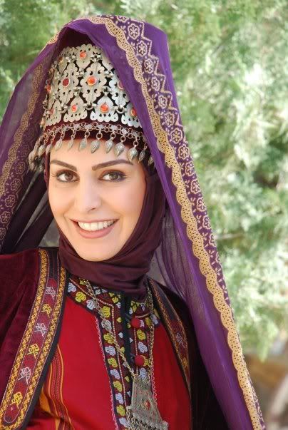 Iran Clothing, Persian Costume, Ancient Iran, Head Dresses, Empire Ottoman, Queen Esther, Ancient Costume, Persian Fashion, Ethno Style