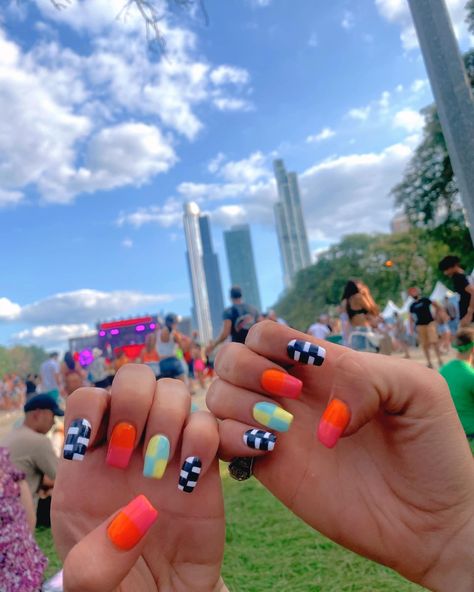 Nail inspo #aesthetic #lollapalooza #neonnails #nailinspiration Lollapalooza Nail Ideas, Lollapalooza Nails, Coachella Nails Ideas, Lollapalooza Aesthetic, Nail Inspo Aesthetic, Music Festival Nails, Coachella Nails, Fall Nail Polish, Fall Nail Art Designs